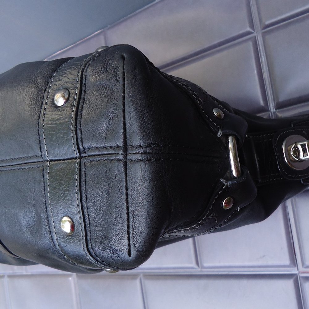 COACH Leather Carly duffle shoulder bag. - Picture 10 of 16